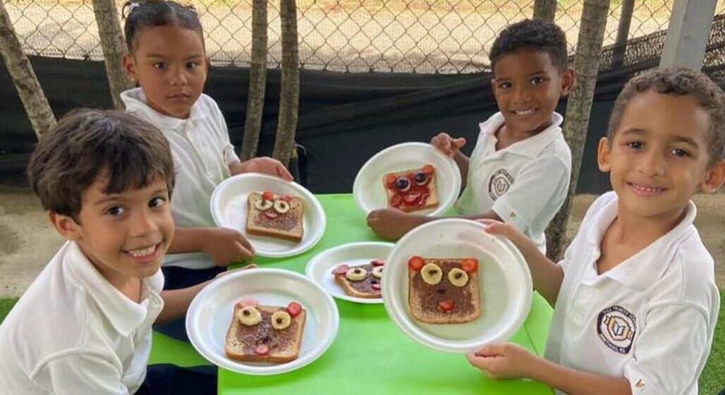 Colegio Holy Trunity Dia Mundial de la Alimentacion 16 de octubre del 2022